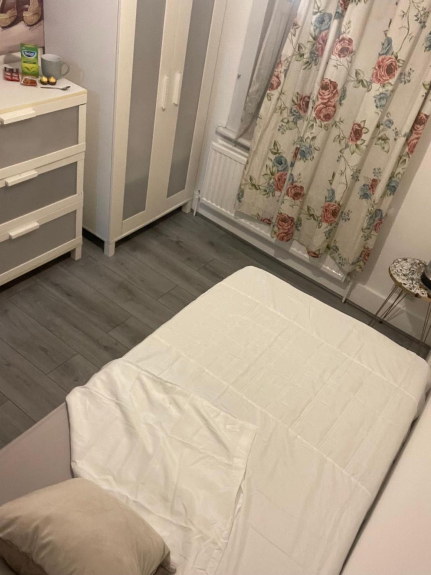 Cozy Rooms 25 Min Liverpool Street London Exterior photo